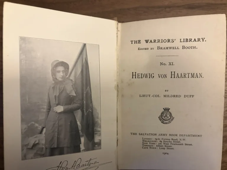 Open 1904 Warriors’ Library book showing Hedwig von Haartman’s frontispiece portrait beside the title page