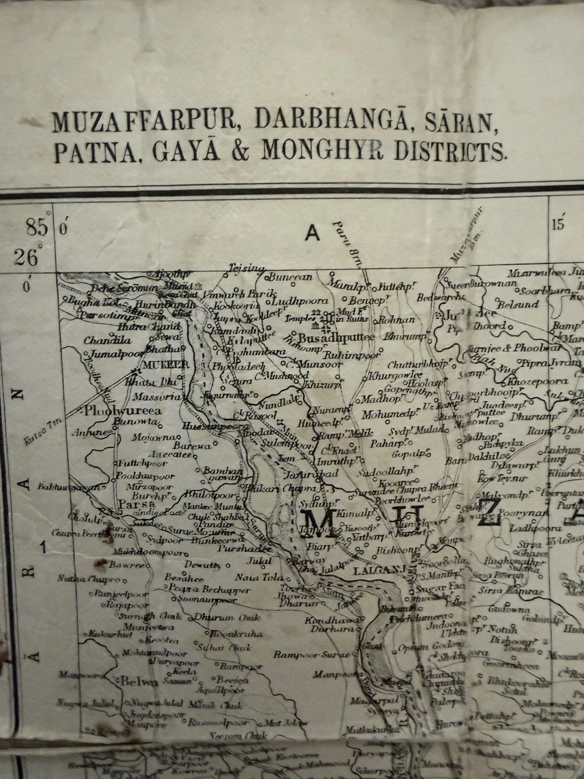 Original close photograph of the title area of the Survey of India map, naming districts in Bihar